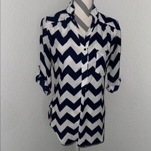 Cals Blue and White 3/4 Sleeve Button Down Shirt